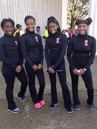 girls indoor relay